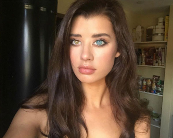 ยลโฉมนางฟ้าตาสองสี เน็ตไอดอลสาวที่ทำเอาหนุ่ม ๆ แทบคลั่ง ยลโฉมนางฟ้าตาสองสี เน็ตไอดอลสาวที่ทำเอาหนุ่ม ๆ แทบคลั่ง