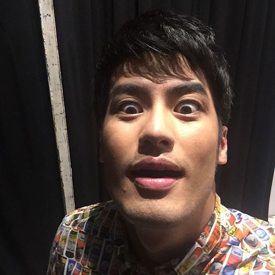 แฝดคนละฝา ! เมื่อบอย ปกรณ์ ทำหน้า อ๊อฟ ปองศักดิ์ บอกเลยเหมือนเป๊ะ ! แฝดคนละฝา ! เมื่อบอย ปกรณ์ ทำหน้า อ๊อฟ ปองศักดิ์ บอกเลยเหมือนเป๊ะ !