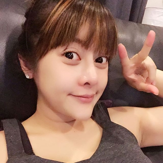 ข่าวดี ! เอิร์น เดอะสตาร์ เตรียมเป็นคุณแม่ ตอนนี้ท้อง 7 เดือนแล้ว ข่าวดี ! เอิร์น เดอะสตาร์ เตรียมเป็นคุณแม่ ตอนนี้ท้อง 7 เดือนแล้ว