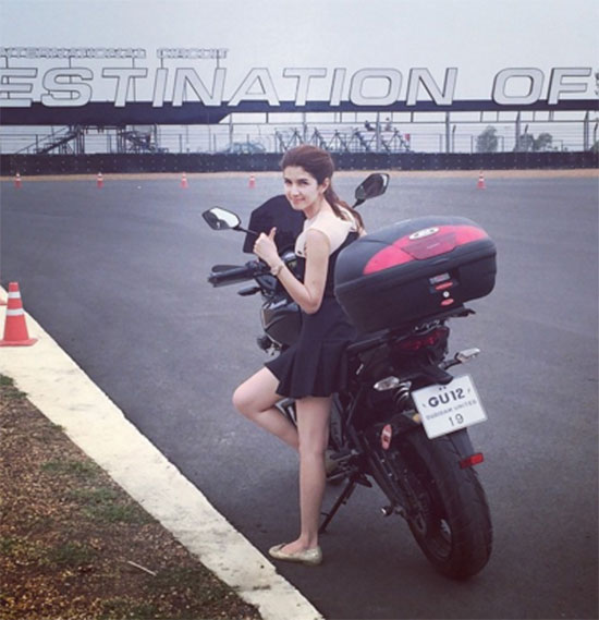 โบว์ แวนดา หวานใจ ปอ ทฤษฎี คุณแม่คนสวยของ น้องมะลิ โบว์ แวนดา หวานใจ ปอ ทฤษฎี คุณแม่คนสวยของ น้องมะลิ