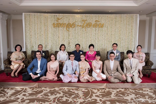 ชมภาพบรรยากาศ งานแต่งลูกสาว ปัญญา นิรันดร์กุล งดงามตามประเพณีไทย ชมภาพบรรยากาศ งานแต่งลูกสาว ปัญญา นิรันดร์กุล งดงามตามประเพณีไทย