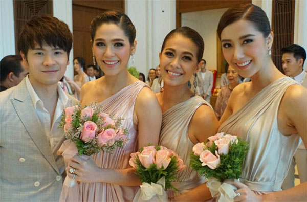 งานแต่งเอมมี่ มรกต ไฮโซเจมส์ งานแต่งเอมมี่ มรกต ไฮโซเจมส์