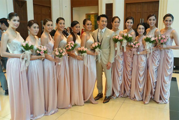 งานแต่งเอมมี่ มรกต ไฮโซเจมส์ งานแต่งเอมมี่ มรกต ไฮโซเจมส์