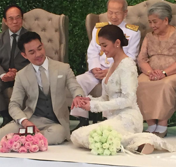 งานแต่งเอมมี่ มรกต ไฮโซเจมส์ งานแต่งเอมมี่ มรกต ไฮโซเจมส์