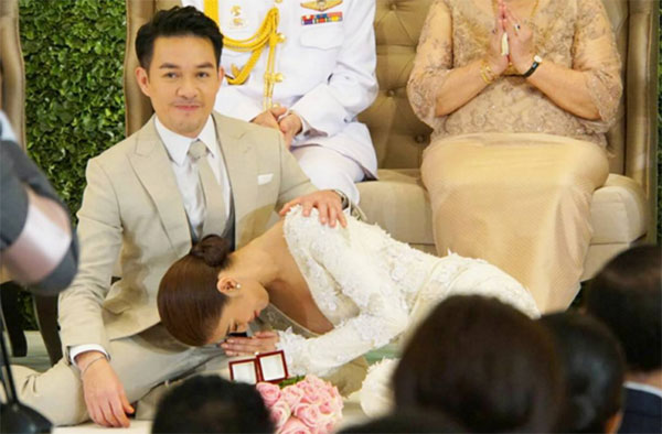 งานแต่งเอมมี่ มรกต ไฮโซเจมส์ งานแต่งเอมมี่ มรกต ไฮโซเจมส์