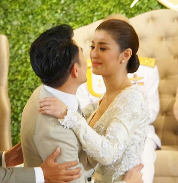งานแต่งเอมมี่ มรกต ไฮโซเจมส์ งานแต่งเอมมี่ มรกต ไฮโซเจมส์