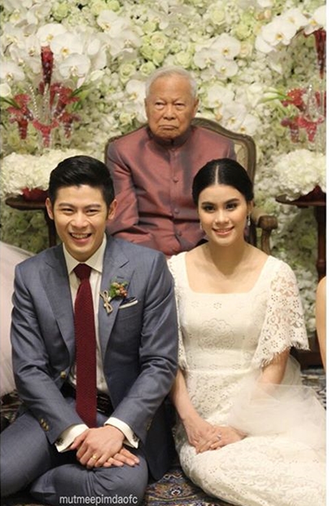 มัดหมี่ พิมพ์ดาว จูงมือแฟนหนุ่มวิวาห์แสนชื่นมื่น มัดหมี่ พิมพ์ดาว จูงมือแฟนหนุ่มวิวาห์แสนชื่นมื่น