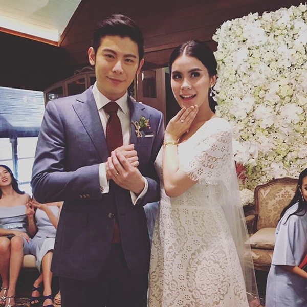 มัดหมี่ พิมพ์ดาว จูงมือแฟนหนุ่มวิวาห์แสนชื่นมื่น มัดหมี่ พิมพ์ดาว จูงมือแฟนหนุ่มวิวาห์แสนชื่นมื่น