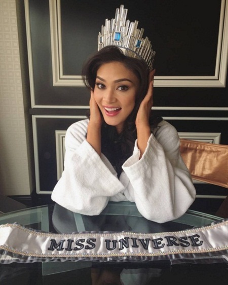 มิสยูนิเวิร์ส 2015 วอนแฟน ๆ เลิกตอบโต้ดราม่าตำแหน่งมิสยูนิเวิร์ส มิสยูนิเวิร์ส 2015 วอนแฟน ๆ เลิกตอบโต้ดราม่าตำแหน่งมิสยูนิเวิร์ส