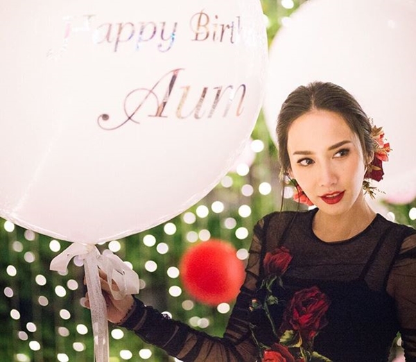 ฟินสุด ! แอมป์ บอกรัก อั้ม พัชราภา กลางงานวันเกิด หยอดหวาน..คู่ชีวิต (มีคลิป) ฟินสุด ! แอมป์ บอกรัก อั้ม พัชราภา กลางงานวันเกิด หยอดหวาน..คู่ชีวิต (มีคลิป)