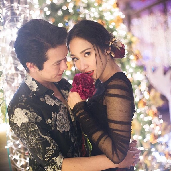 ฟินสุด ! แอมป์ บอกรัก อั้ม พัชราภา กลางงานวันเกิด หยอดหวาน..คู่ชีวิต (มีคลิป) ฟินสุด ! แอมป์ บอกรัก อั้ม พัชราภา กลางงานวันเกิด หยอดหวาน..คู่ชีวิต (มีคลิป)