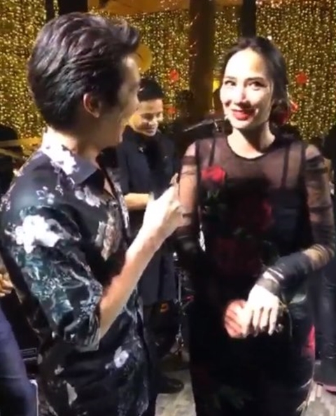 ฟินสุด ! แอมป์ บอกรัก อั้ม พัชราภา กลางงานวันเกิด หยอดหวาน..คู่ชีวิต (มีคลิป) ฟินสุด ! แอมป์ บอกรัก อั้ม พัชราภา กลางงานวันเกิด หยอดหวาน..คู่ชีวิต (มีคลิป)