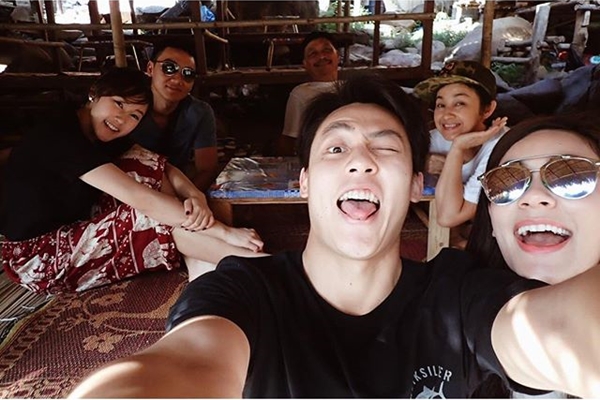 หมาก คิม คล้องแขนเที่ยวเชียงใหม่ส่งท้ายปี แฮปปี้กันทั้งบ้าน หมาก คิม คล้องแขนเที่ยวเชียงใหม่ส่งท้ายปี แฮปปี้กันทั้งบ้าน