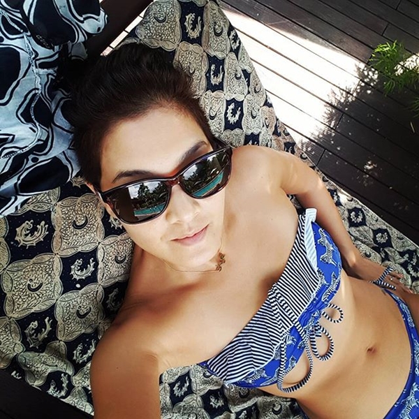 แซ่บมาก ! คุณแม่ลูกเกด โชว์หุ่นเป๊ะในชุดบิกินี่ อาบแดดแบบเพาเวอร์ฟูล แซ่บมาก ! คุณแม่ลูกเกด โชว์หุ่นเป๊ะในชุดบิกินี่ อาบแดดแบบเพาเวอร์ฟูล