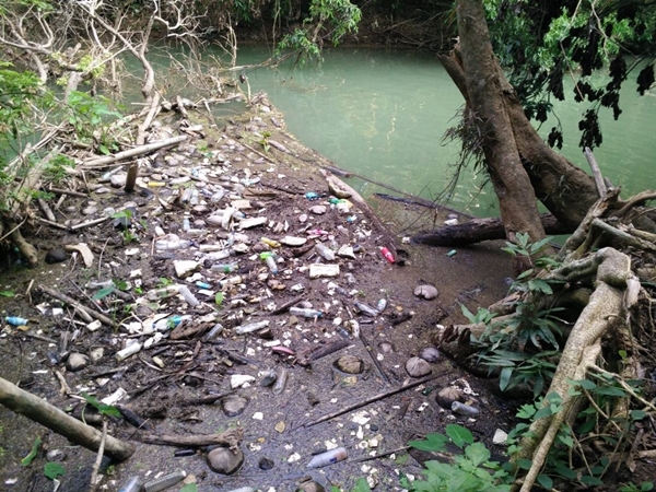 นี่หรือสภาพน้ำตกเจ็ดสาวน้อย ขยะเพียบ เห็นแล้วเพลีย ! นี่หรือสภาพน้ำตกเจ็ดสาวน้อย ขยะเพียบ เห็นแล้วเพลีย !