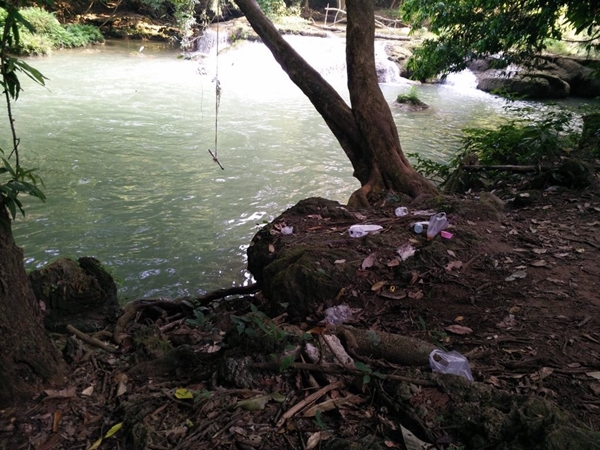 นี่หรือสภาพน้ำตกเจ็ดสาวน้อย ขยะเพียบ เห็นแล้วเพลีย ! นี่หรือสภาพน้ำตกเจ็ดสาวน้อย ขยะเพียบ เห็นแล้วเพลีย !