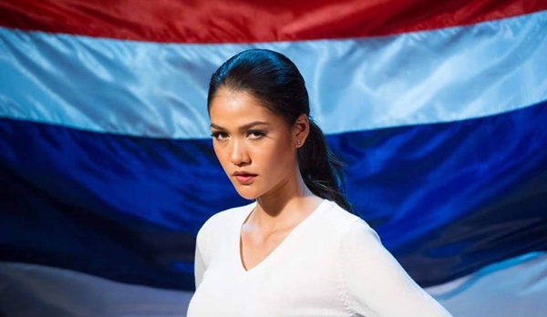 น้องแนท โพสท่ากับธงชาติใน Miss Universe 2015 ท่าทางสตรองสุด น้องแนท โพสท่ากับธงชาติใน Miss Universe 2015 ท่าทางสตรองสุด