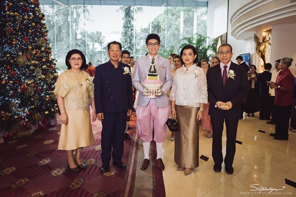 ชมภาพบรรยากาศ งานแต่งลูกสาว ปัญญา นิรันดร์กุล งดงามตามประเพณีไทย ชมภาพบรรยากาศ งานแต่งลูกสาว ปัญญา นิรันดร์กุล งดงามตามประเพณีไทย