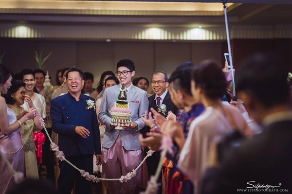 ชมภาพบรรยากาศ งานแต่งลูกสาว ปัญญา นิรันดร์กุล งดงามตามประเพณีไทย ชมภาพบรรยากาศ งานแต่งลูกสาว ปัญญา นิรันดร์กุล งดงามตามประเพณีไทย