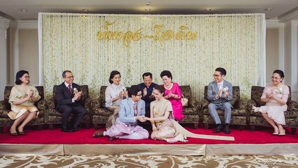 ชมภาพบรรยากาศ งานแต่งลูกสาว ปัญญา นิรันดร์กุล งดงามตามประเพณีไทย ชมภาพบรรยากาศ งานแต่งลูกสาว ปัญญา นิรันดร์กุล งดงามตามประเพณีไทย