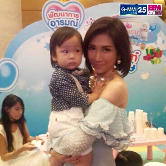 ติ๊ก เจษฎาภรณ์ ในบทบาทคุณพ่อของ น้องเต๊นท์ ติ๊ก เจษฎาภรณ์ ในบทบาทคุณพ่อของ น้องเต๊นท์