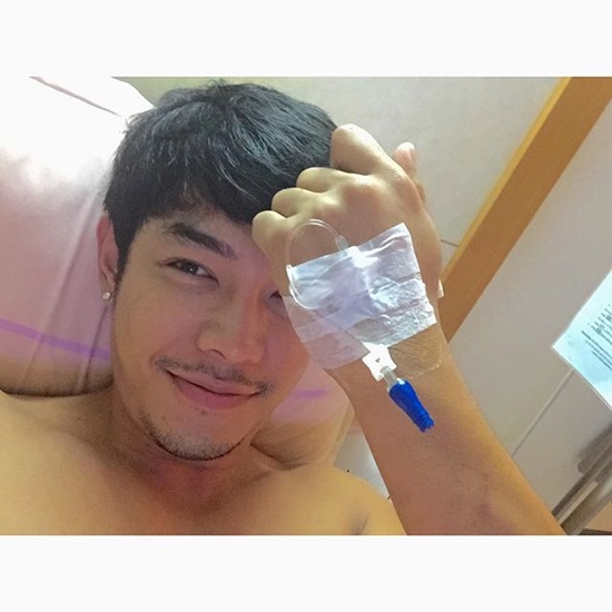 อาร์ต พศุตม์ ถูกหามส่งโรงพยาบาล อาร์ต พศุตม์ ถูกหามส่งโรงพยาบาล