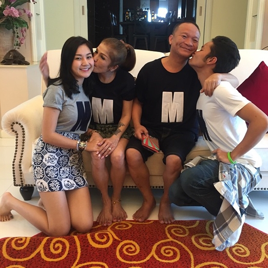 ส่องชีวิต หม่ำ จ๊กม๊ก กับบ้านหลังงาม มูลค่าหลายสิบล้าน ส่องชีวิต หม่ำ จ๊กม๊ก กับบ้านหลังงาม มูลค่าหลายสิบล้าน