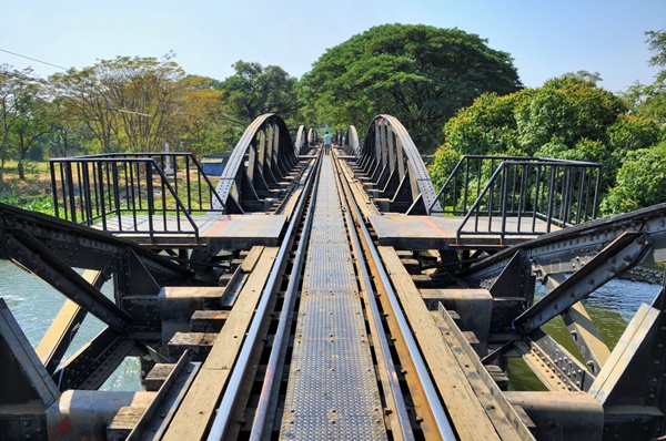 ช้าแต่ชัวร์ 6 เส้นทางท่องเที่ยวด้วยรถไฟที่ไม่ควรพลาด ช้าแต่ชัวร์ 6 เส้นทางท่องเที่ยวด้วยรถไฟที่ไม่ควรพลาด