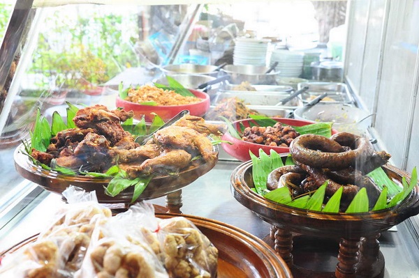 10 ร้านอาหารพื้นเมืองเชียงใหม่ 10 ร้านอาหารพื้นเมืองเชียงใหม่
