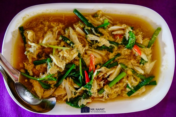 ทริปตัวแตก กินแหลก ณ เกาะไม้ท่อน ทริปตัวแตก กินแหลก ณ เกาะไม้ท่อน