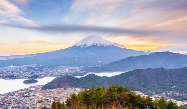 10 ภูเขาในเอเชีย ที่ต้องไปปีนป่ายปักธงสักครั้ง 10 ภูเขาในเอเชีย ที่ต้องไปปีนป่ายปักธงสักครั้ง
