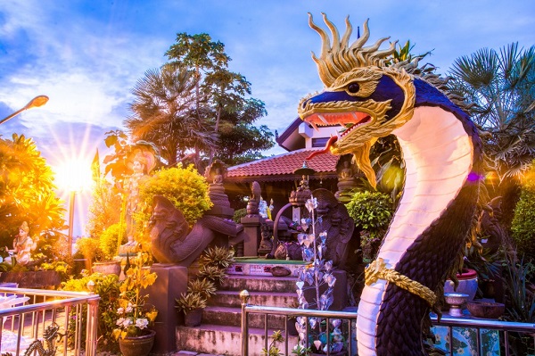 เที่ยวตามรอย...เขาเล่าว่า ผ่าน 24 สถานที่ท่องเที่ยวทั่วไทย เที่ยวตามรอย...เขาเล่าว่า ผ่าน 24 สถานที่ท่องเที่ยวทั่วไทย