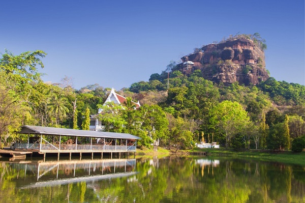 24 สถานที่ศักดิ์สิทธิ์สุดน่าทึ่ง ต้องไปตะลึงสักครั้งในชีวิต 24 สถานที่ศักดิ์สิทธิ์สุดน่าทึ่ง ต้องไปตะลึงสักครั้งในชีวิต