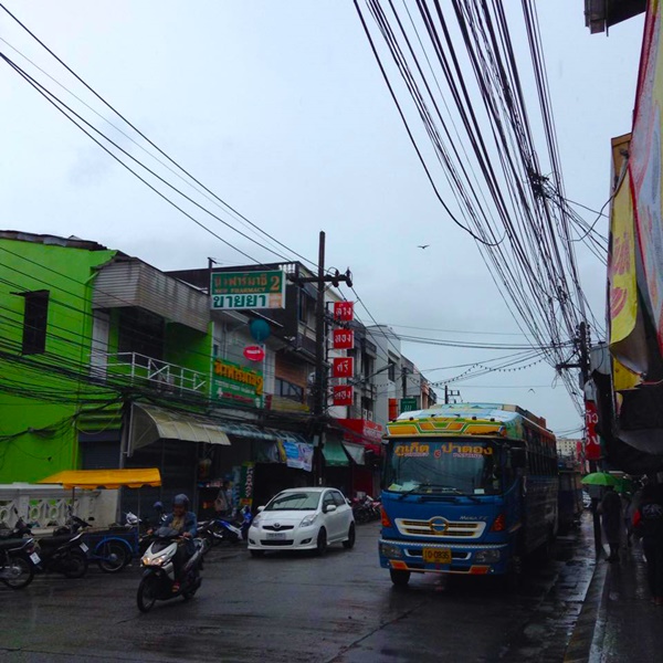 ภูเก็ตแบบไม่รีบร้อน แบกเป้นั่งรถไฟไปทะเลหน้าฝน ภูเก็ตแบบไม่รีบร้อน แบกเป้นั่งรถไฟไปทะเลหน้าฝน