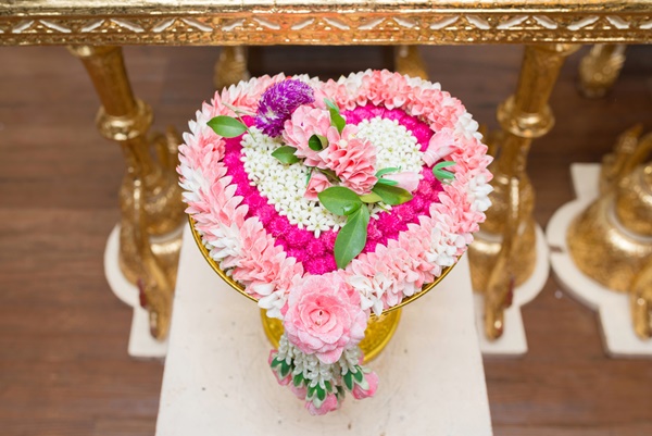 พานรับน้ำสังข์ พานรับน้ำสังข์