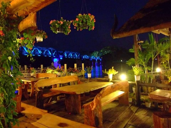 ร้านอาหารริมน้ำกาญจนบุรี ร้านอาหารริมน้ำกาญจนบุรี