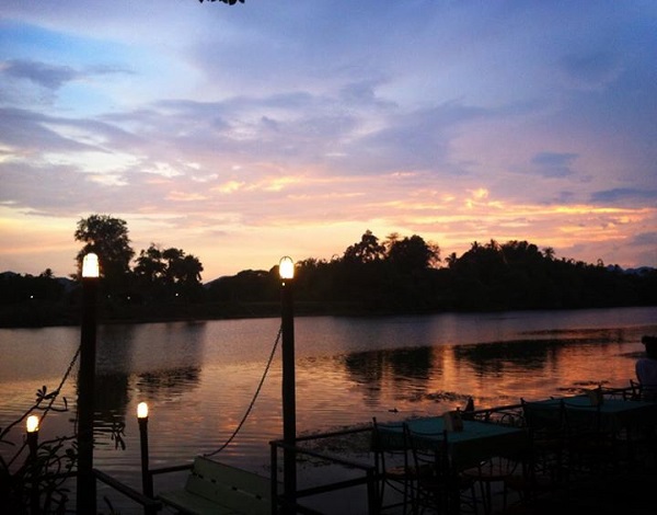 ร้านอาหารริมน้ำกาญจนบุรี ร้านอาหารริมน้ำกาญจนบุรี