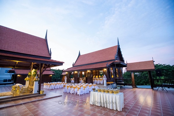 รีวิวงานแต่งเช้าฉบับกะทัดรัด ณ เรือนไทยหัตถศิลป์ สิงห์บุรี รีวิวงานแต่งเช้าฉบับกะทัดรัด ณ เรือนไทยหัตถศิลป์ สิงห์บุรี