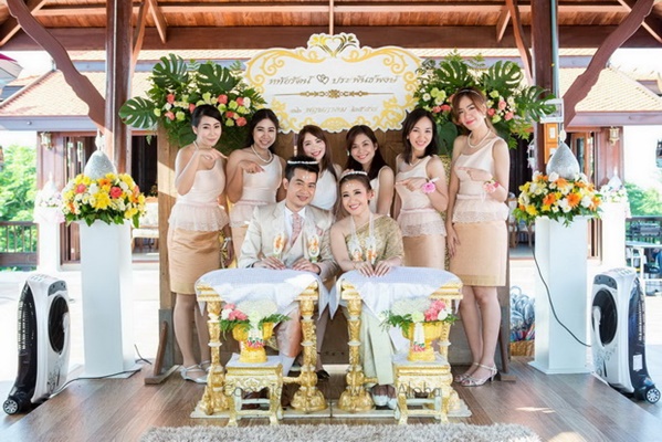 รีวิวงานแต่งเช้าฉบับกะทัดรัด ณ เรือนไทยหัตถศิลป์ สิงห์บุรี รีวิวงานแต่งเช้าฉบับกะทัดรัด ณ เรือนไทยหัตถศิลป์ สิงห์บุรี