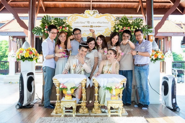 รีวิวงานแต่งเช้าฉบับกะทัดรัด ณ เรือนไทยหัตถศิลป์ สิงห์บุรี รีวิวงานแต่งเช้าฉบับกะทัดรัด ณ เรือนไทยหัตถศิลป์ สิงห์บุรี