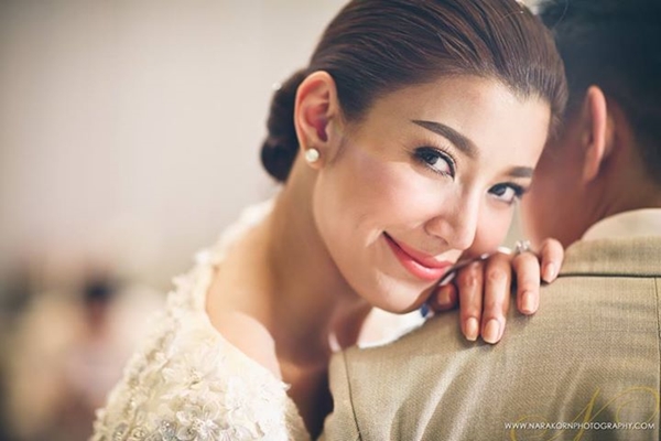 งานหมั้น เอมมี่ มรกต ไฮโซเจมส์ จิรายุทธ งานหมั้น เอมมี่ มรกต ไฮโซเจมส์ จิรายุทธ