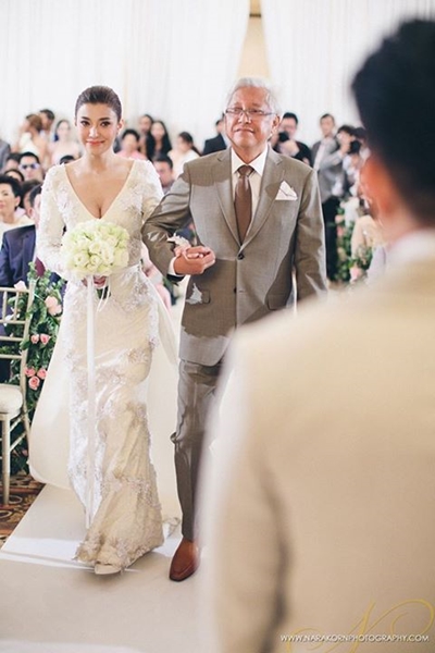 งานหมั้น เอมมี่ มรกต ไฮโซเจมส์ จิรายุทธ งานหมั้น เอมมี่ มรกต ไฮโซเจมส์ จิรายุทธ