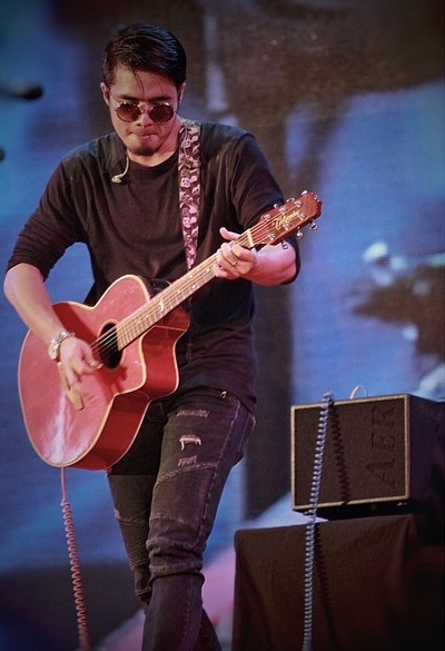 ว่าน ธนกฤต ว่าน ธนกฤต