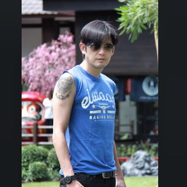 ชมภาพกันชัด ๆ 12 พระเอกวัย 40 แต่ยังหล่อ ใส ได้ใจสาว ๆ ชมภาพกันชัด ๆ 12 พระเอกวัย 40 แต่ยังหล่อ ใส ได้ใจสาว ๆ