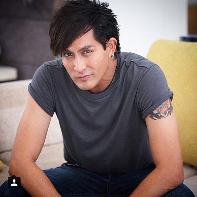ชมภาพกันชัด ๆ 12 พระเอกวัย 40 แต่ยังหล่อ ใส ได้ใจสาว ๆ ชมภาพกันชัด ๆ 12 พระเอกวัย 40 แต่ยังหล่อ ใส ได้ใจสาว ๆ