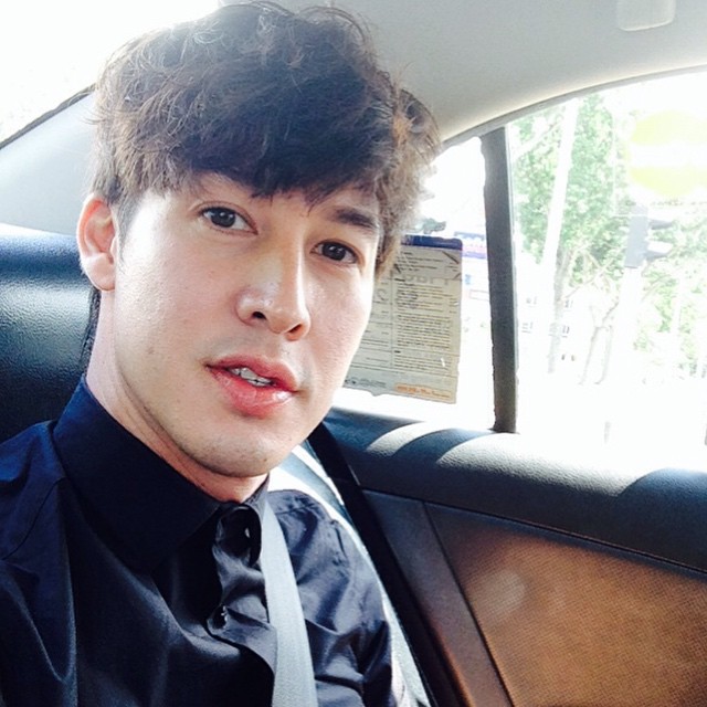 อั๊ต อัษฎา เผยแล้ว ที่มาของภาพถ่ายแบบกุมเป้า เปลือยท่อนล่าง ! อั๊ต อัษฎา เผยแล้ว ที่มาของภาพถ่ายแบบกุมเป้า เปลือยท่อนล่าง !