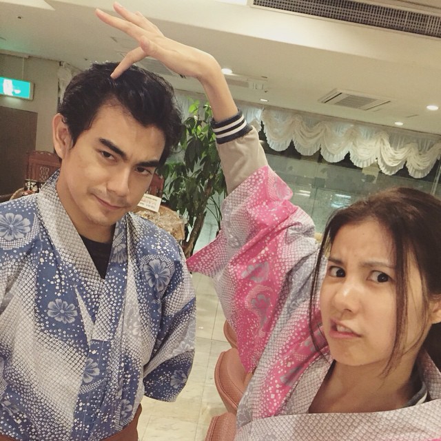 ฌอห์น เอสเธอร์ กับโมเม้นท์กุ๊กกิ๊ก ถ่ายแบบที่ญี่ปุ่น ขนาดเบื้องหลังยังหวานขนาดนี้ ฌอห์น เอสเธอร์ กับโมเม้นท์กุ๊กกิ๊ก ถ่ายแบบที่ญี่ปุ่น ขนาดเบื้องหลังยังหวานขนาดนี้