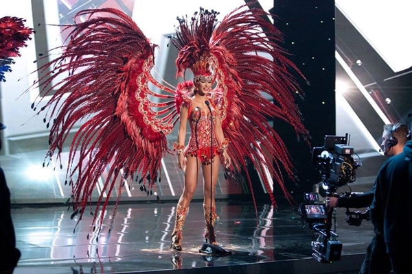 ชุดประจําชาติ Miss Universe 2015 ชุดประจําชาติ Miss Universe 2015