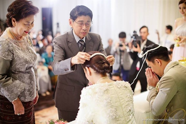 งานหมั้น เอมมี่ มรกต ไฮโซเจมส์ จิรายุทธ งานหมั้น เอมมี่ มรกต ไฮโซเจมส์ จิรายุทธ