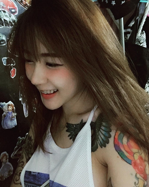 น้องเลย์ สาวรักรอยสัก น้องเลย์ สาวรักรอยสัก